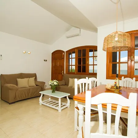 Villa El Golfo - By Az