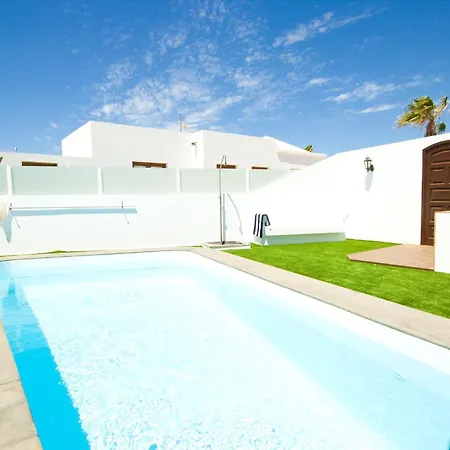 Villa El Golfo - By Az *