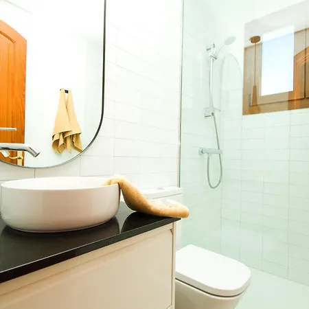 El Golfo - By Az Puerto del Carmen (Lanzarote)