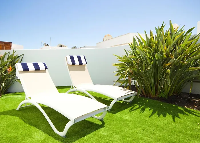 El Golfo - By Az Puerto del Carmen (Lanzarote)